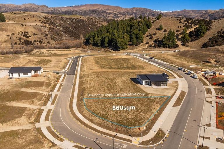 Photo of property in 2 Lake Mckay Drive, Luggate, Wanaka, 9382