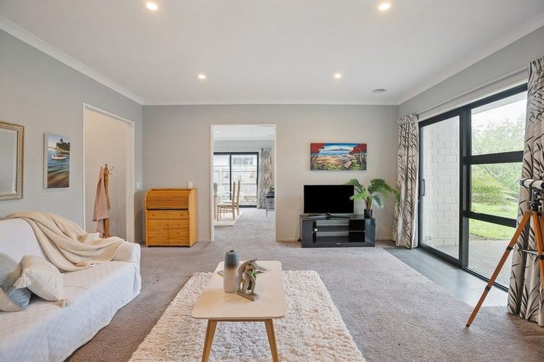 Photo of property in 83 Kotuku Drive, Paraparaumu Beach, Paraparaumu, 5032