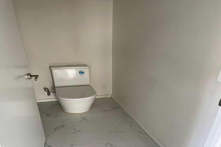 Photo of property in 77 Granville Drive, Massey, Auckland, 0614