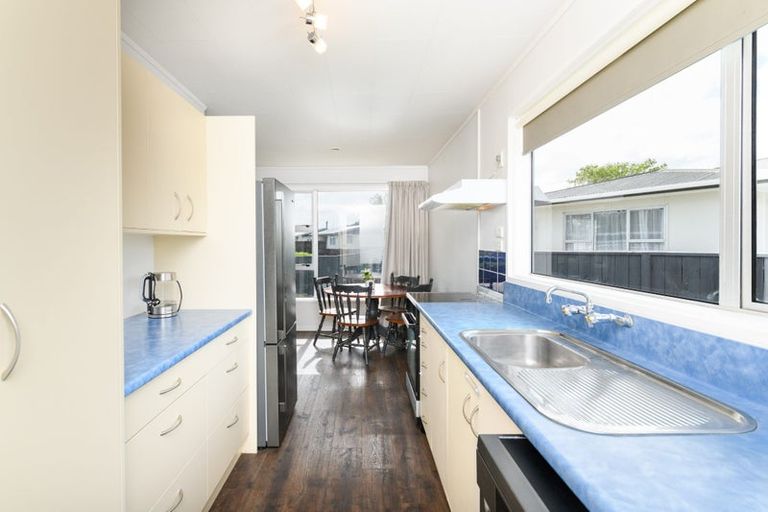 Photo of property in 32 Geraldine Crescent, Cloverlea, Palmerston North, 4412