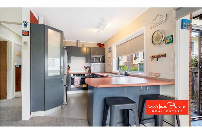 Photo of property in 2/41 Mason Street, New Lynn, Auckland, 0600