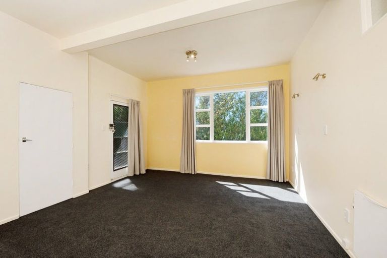Photo of property in 32 Newport Terrace, Seatoun, Wellington, 6022