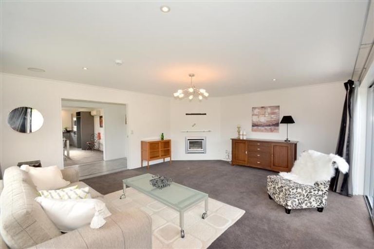 Photo of property in 24 Sunninghurst Drive, Fairfield, Dunedin, 9018