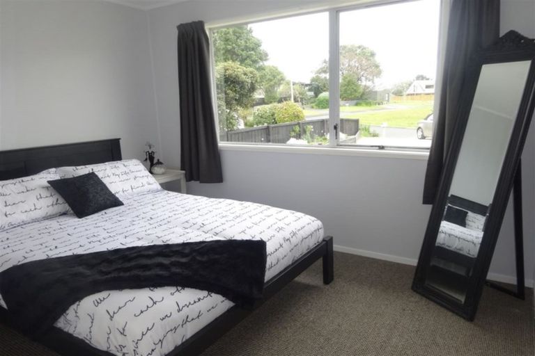 Photo of property in 4 Leaming Place, Clarks Beach, 2122