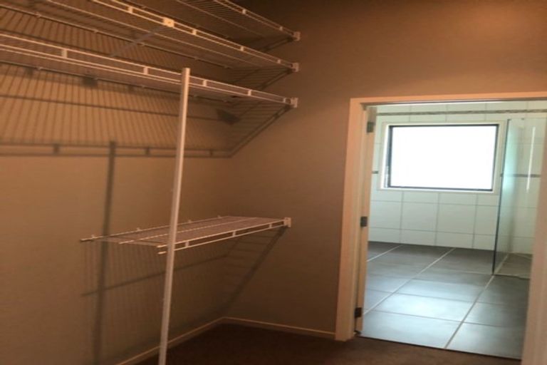 Photo of property in 52 Shelter Drive, Greenhithe, Auckland, 0632