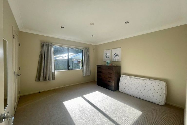 Photo of property in 35 Kawatiri Grove, Wainuiomata, Lower Hutt, 5014