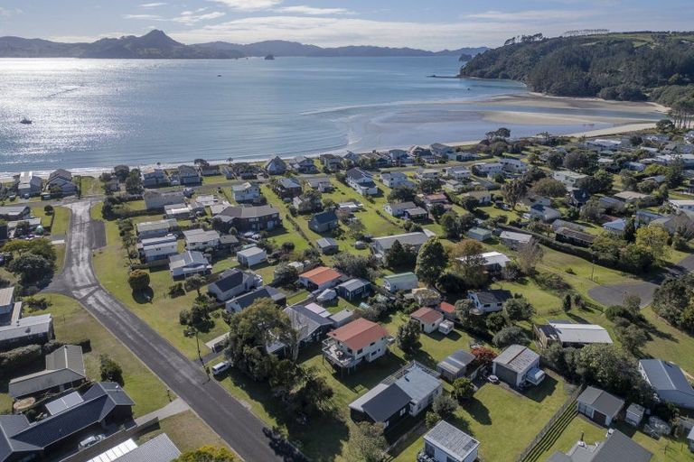 Photo of property in 20 Oyster Drive, Cooks Beach, Whitianga, 3591
