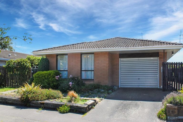 Photo of property in 1/58 Ambleside Drive, Burnside, Christchurch, 8053
