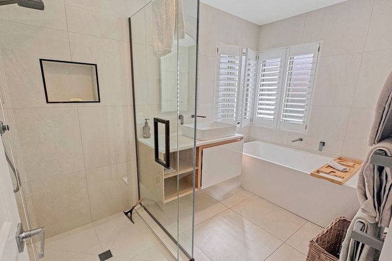 Photo of property in 120 Springfield Road, St Albans, Christchurch, 8014