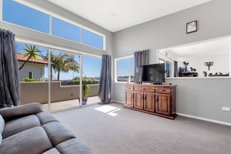 Photo of property in 37 Oteki Park Drive, Welcome Bay, Tauranga, 3112