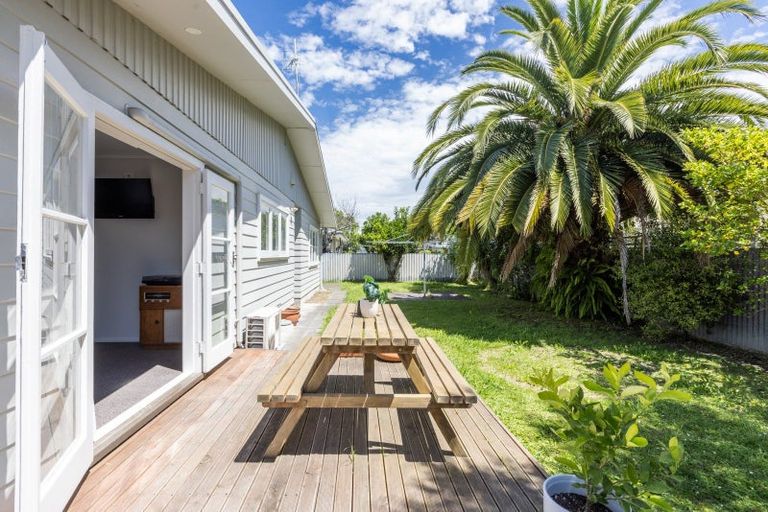 Photo of property in 52-56 Taradale Road, Marewa, Napier, 4110