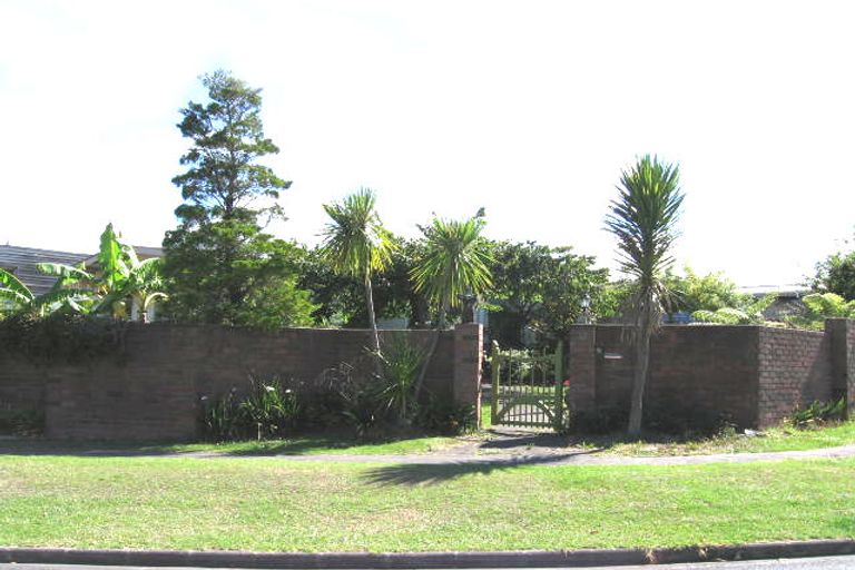 Photo of property in 17 Rock Isle Road, Torbay, Auckland, 0630