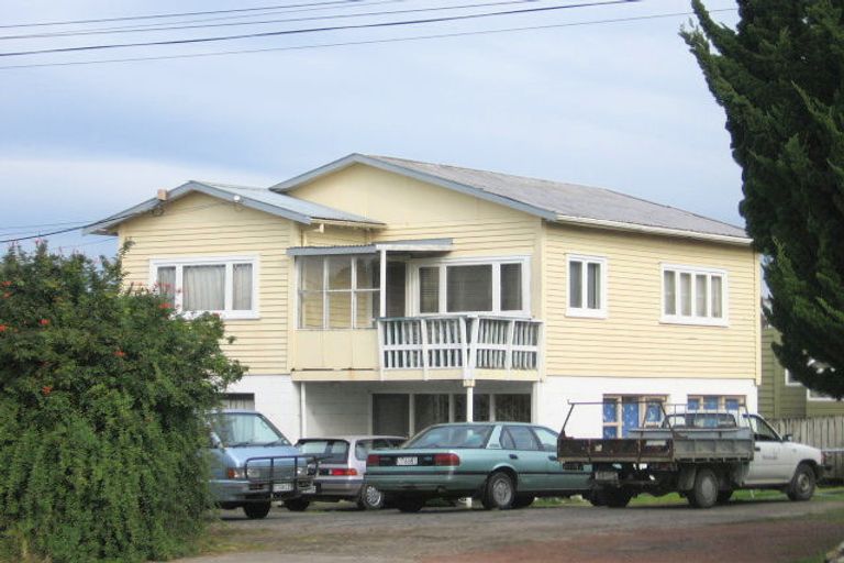 Photo of property in 70 Don Buck Road, Massey, Auckland, 0614