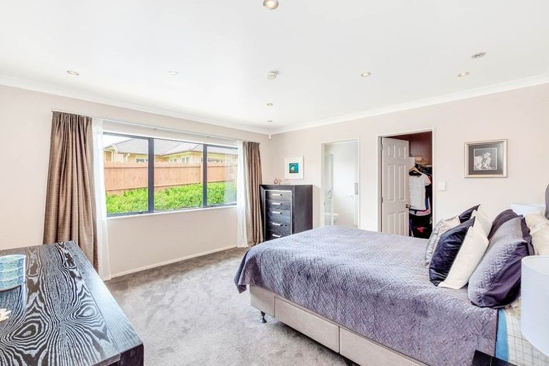 Photo of property in 51 Sapperton Drive, Henderson, Auckland, 0612