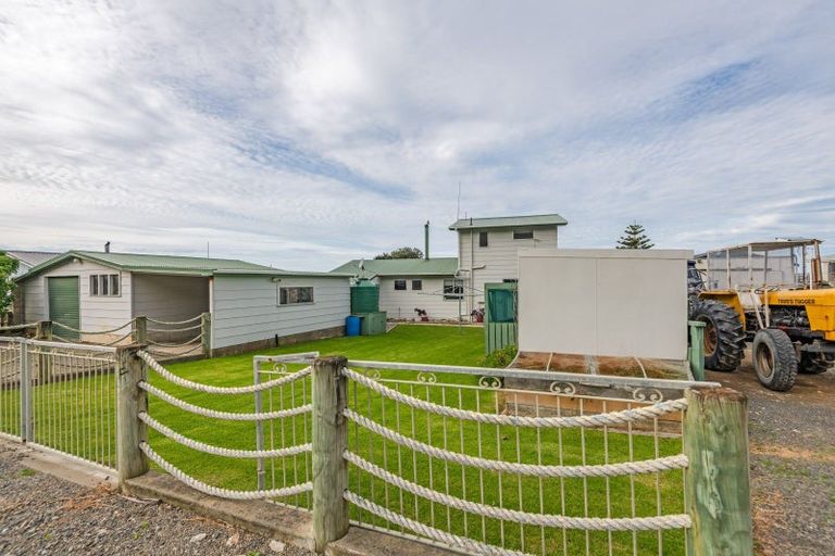 Photo of property in 69 Akitio Esplanade, Akitio, Pongaroa, 4991