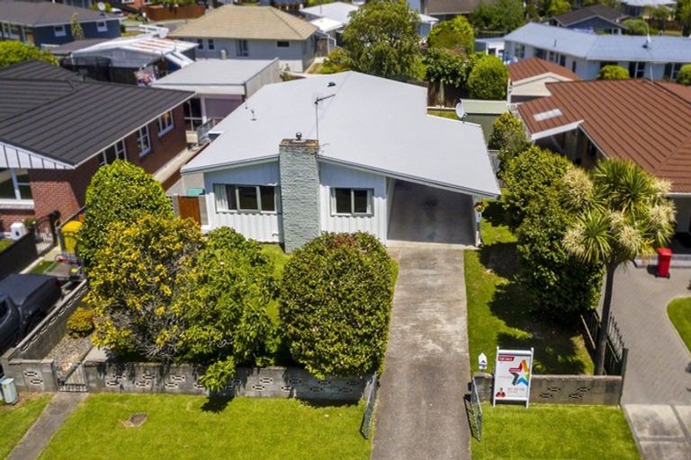 Photo of property in 17 Kiwi Street, Heretaunga, Upper Hutt, 5018