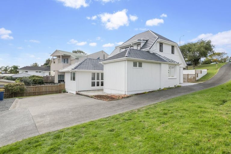 Photo of property in 226 East Coast Road, Forrest Hill, Auckland, 0620