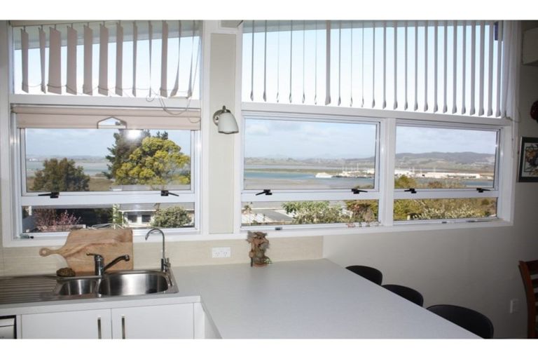 Photo of property in 80 West View Crescent, Onerahi, Whangarei, 0110