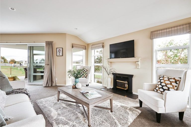 Photo of property in 32 Tatahi Cove, Papamoa Beach, Papamoa, 3118