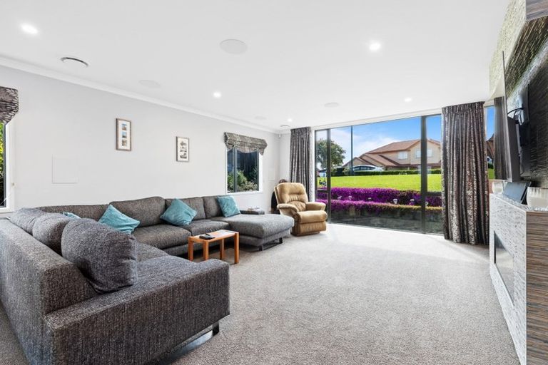Photo of property in 27 Lorikeet Place, Unsworth Heights, Auckland, 0632