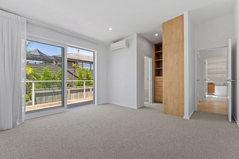 Photo of property in 1/37 Parr Terrace, Castor Bay, Auckland, 0620