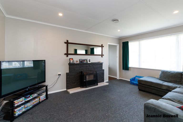 Photo of property in 3 Oriana Place, Highbury, Palmerston North, 4412