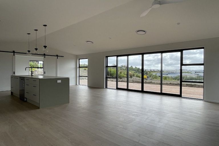 Photo of property in 13 Johnson Place, Stillwater, Silverdale, 0993