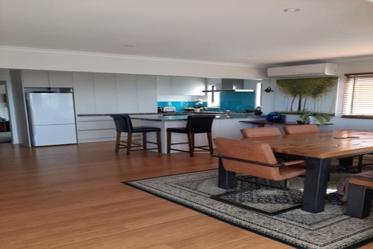 Photo of property in 21 Gledstane Road, Stanmore Bay, Whangaparaoa, 0932