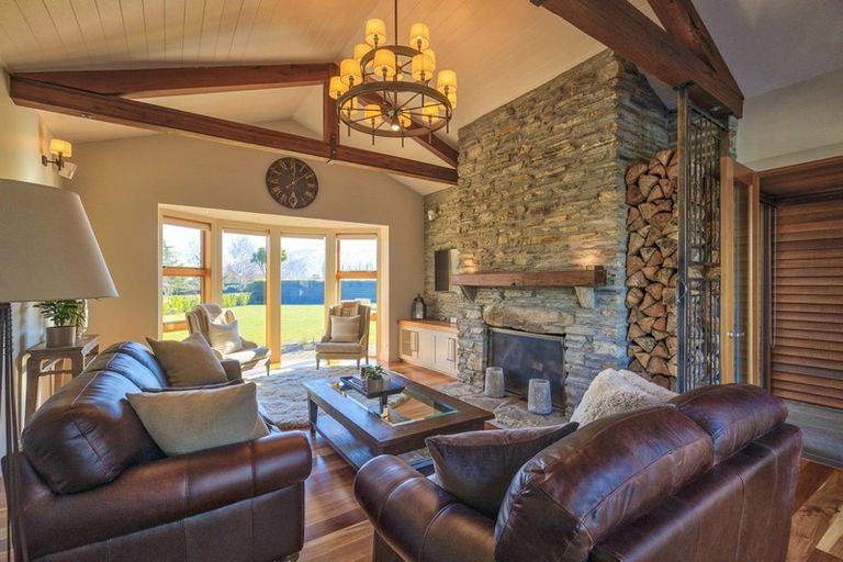 Photo of property in 8 Waimana Place, Wanaka, 9305