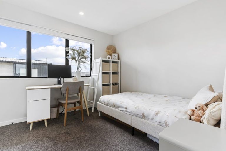 Photo of property in 14 Matakohe Road, Westgate, Auckland, 0814