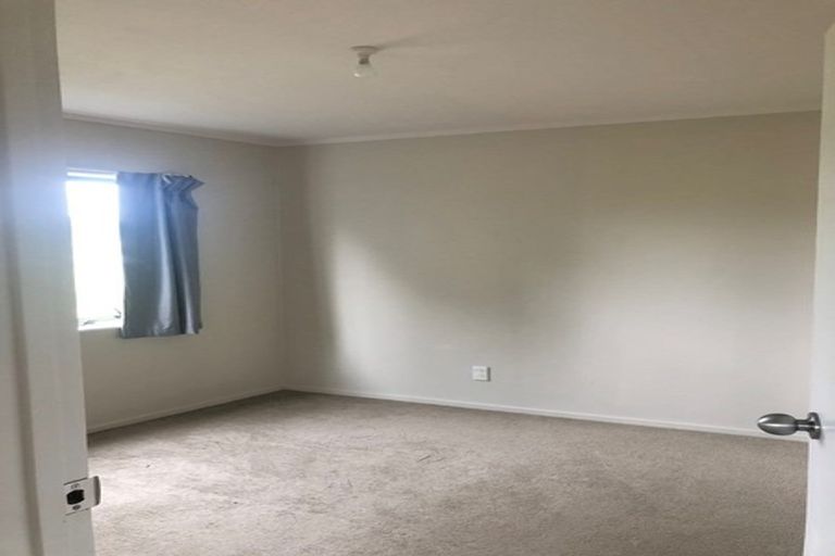Photo of property in 7a Ngatira Place, Clendon Park, Auckland, 2103
