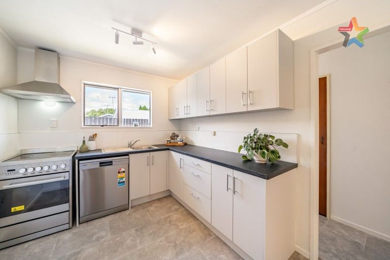 Photo of property in 69b Hartford Crescent, Totara Park, Upper Hutt, 5018