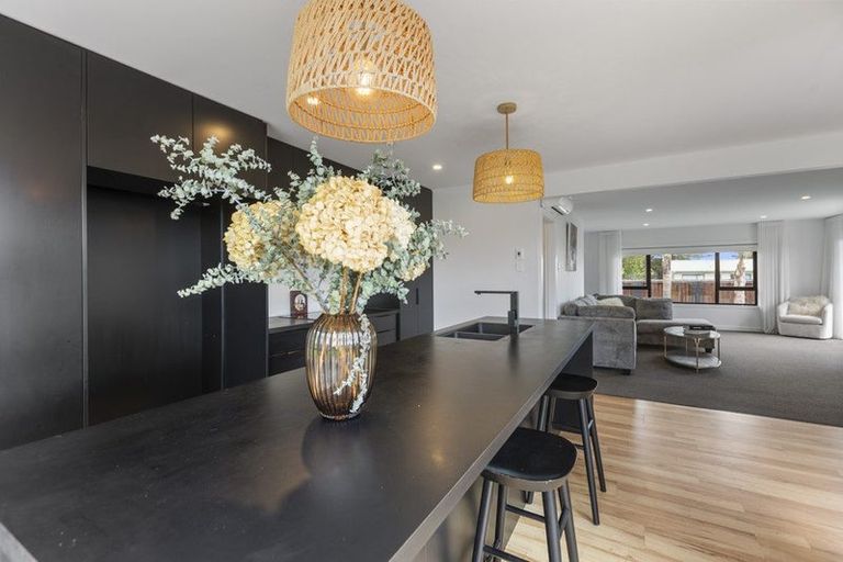 Photo of property in 145 Seaview Road, Westown, New Plymouth, 4310