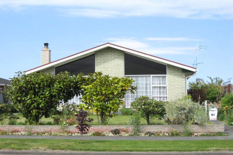 Photo of property in 18 Keldon Avenue, Rangiora, 7400