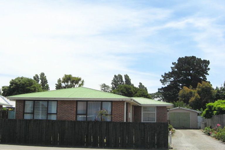 Photo of property in 219 Wainoni Road, Avondale, Christchurch, 8061
