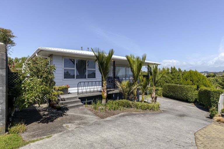 Photo of property in 11a Longview Drive, Merrilands, New Plymouth, 4312