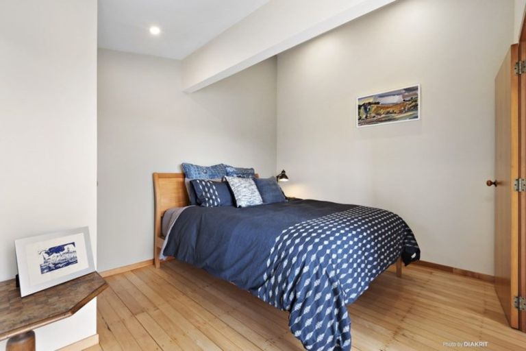 Photo of property in 81 Palliser Road, Roseneath, Wellington, 6011