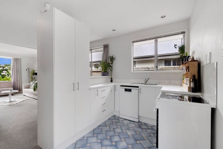 Photo of property in 2/296b Wairakei Road, Bryndwr, Christchurch, 8053