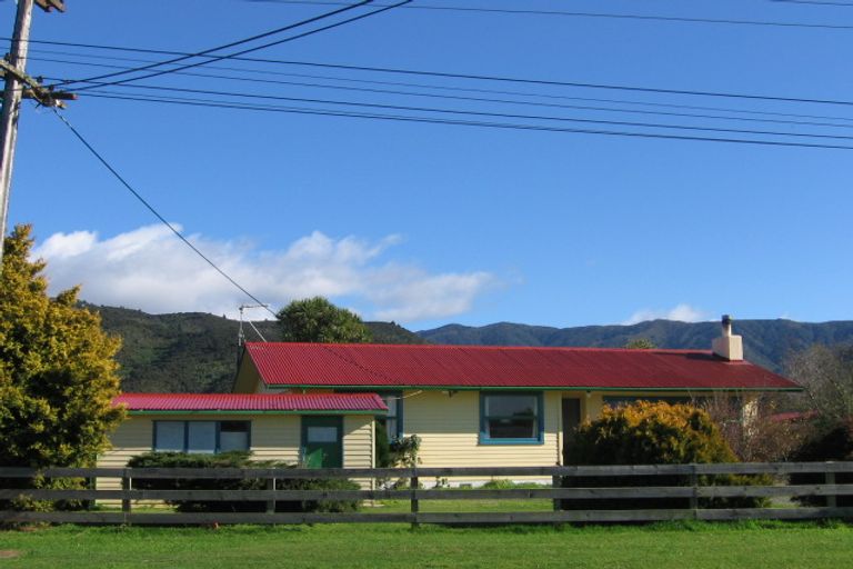Photo of property in 56 Daniell Street, Featherston, 5710