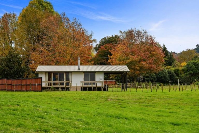 Photo of property in 28 Ward Road, Hamurana, 3097