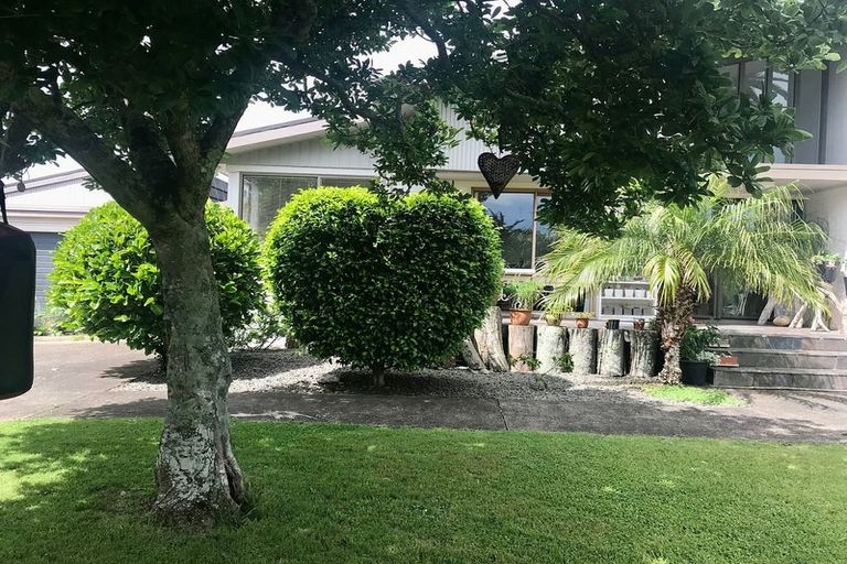 Photo of property in 24 Seneca Court, Golflands, Auckland, 2013