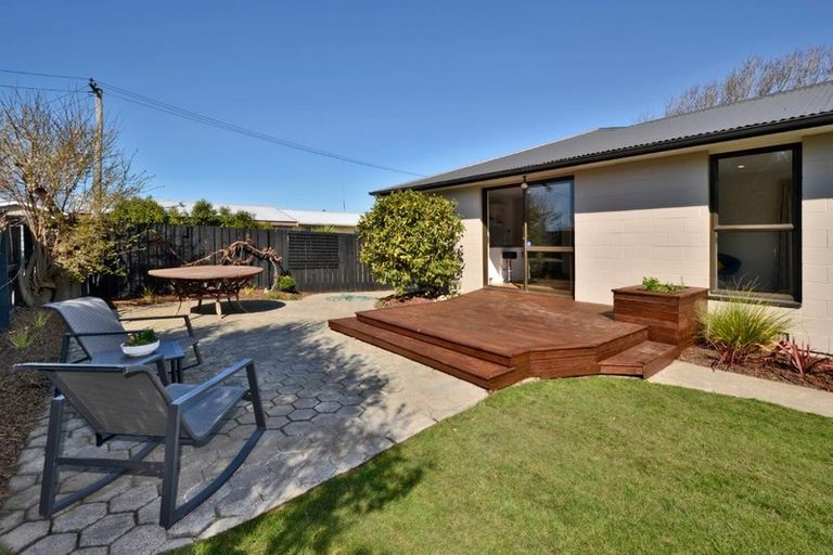 Photo of property in 445 Mairehau Road, Parklands, Christchurch, 8083