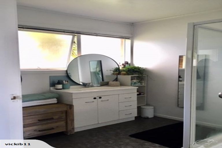 Photo of property in 2/108 Canongate Street, Birkdale, Auckland, 0626