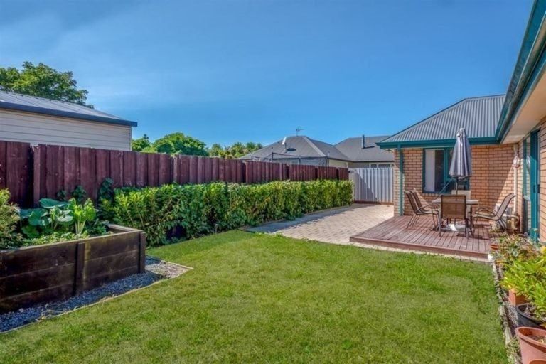 Photo of property in 176 Langdons Road, Northcote, Christchurch, 8052