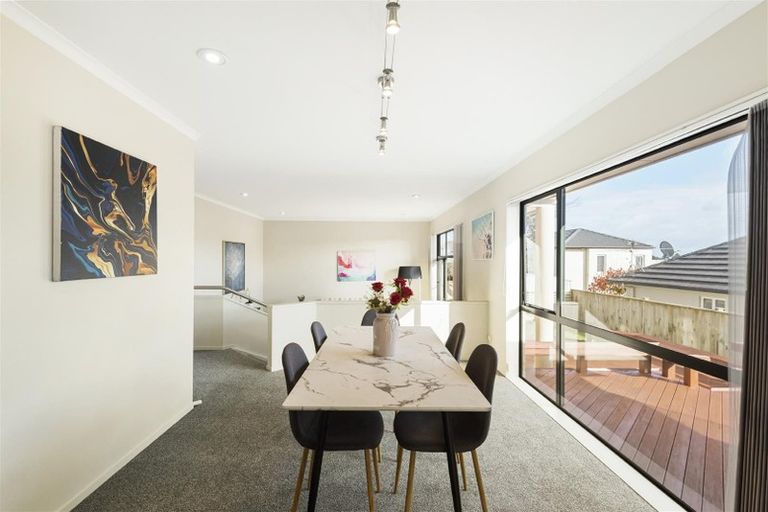 Photo of property in 19 Manara Place, The Gardens, Auckland, 2105