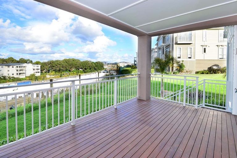 Photo of property in 68 Panorama Heights, Orewa, 0931