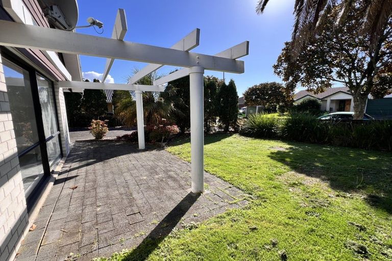 Photo of property in 2/2 West Fairway, Golflands, Auckland, 2013