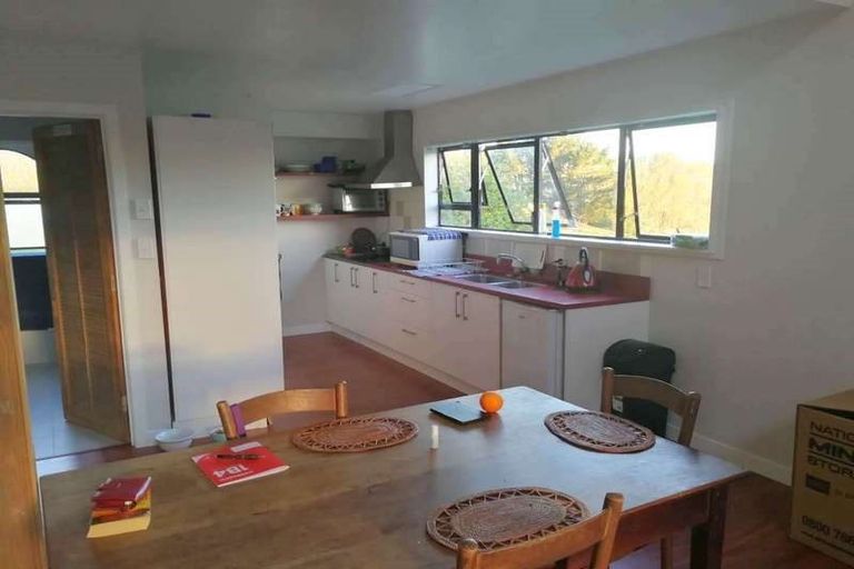 Photo of property in 37 Seon Place, Birkdale, Auckland, 0626