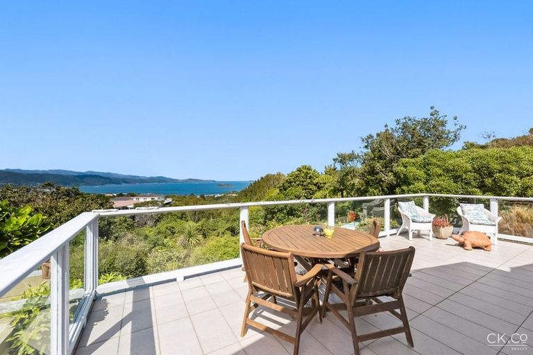 Photo of property in 21 Acacia Avenue, Maungaraki, Lower Hutt, 5010