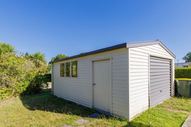 Photo of property in 17 Edward Street, Waimate, 7924